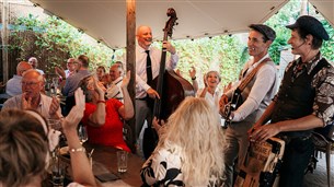 B-Bops - Mobiele Akoestische Band als Welkom bij Muziekburo.nl